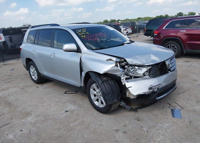 2013 TOYOTA Highlander