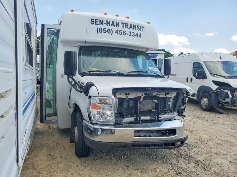 2019 FORD E-450