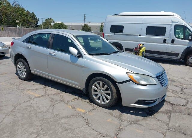 2012 CHRYSLER 200