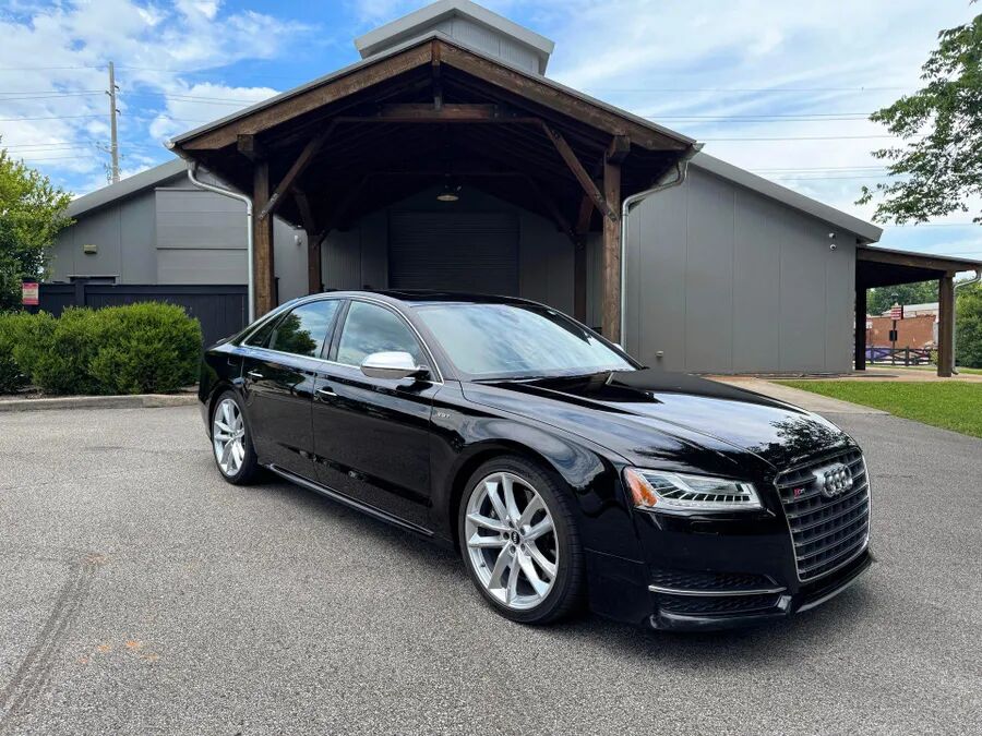 2017 AUDI S8