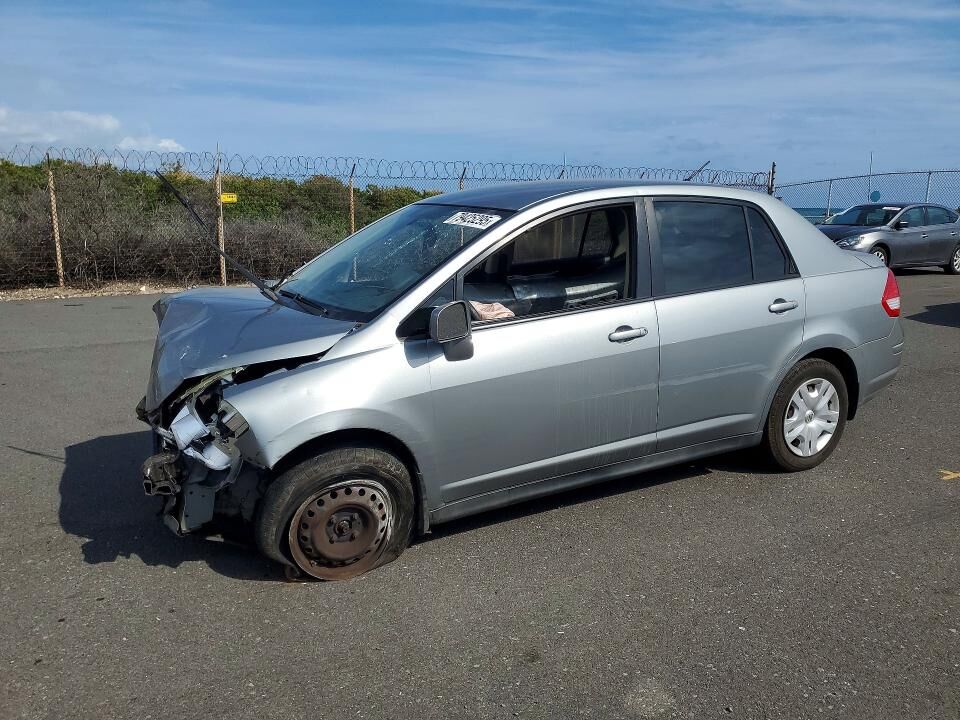 2010 NISSAN Versa