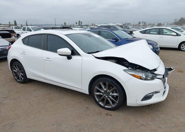 2018 MAZDA Mazda3