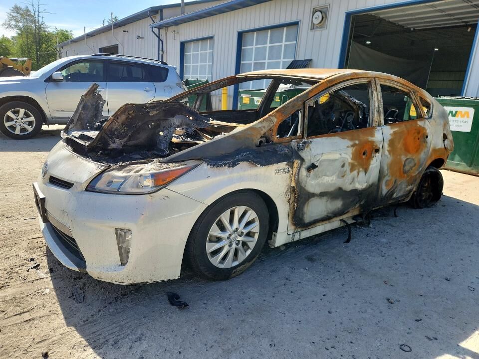 2013 TOYOTA Prius