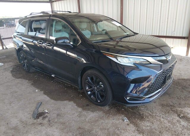 2024 TOYOTA Sienna