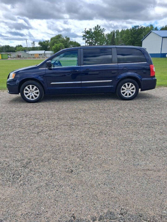 2016 CHRYSLER Town and Country