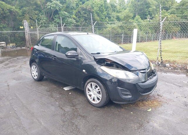 2013 MAZDA Mazda2