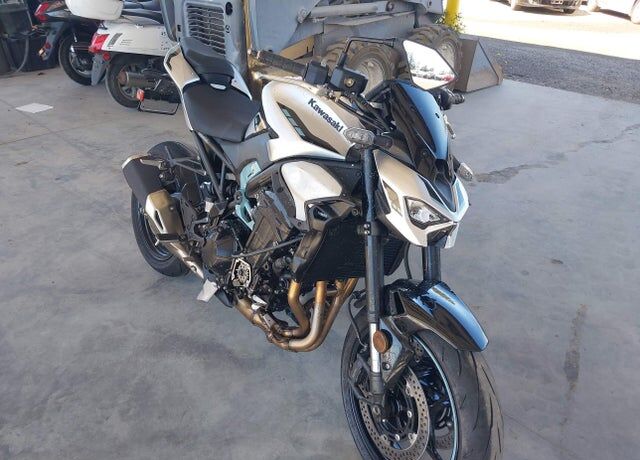 2025 KAWASAKI Z900