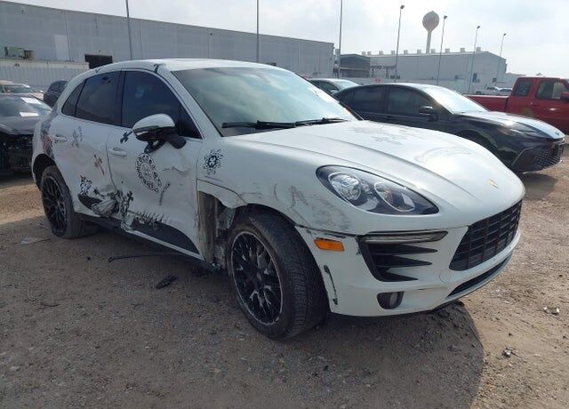 2015 PORSCHE Macan