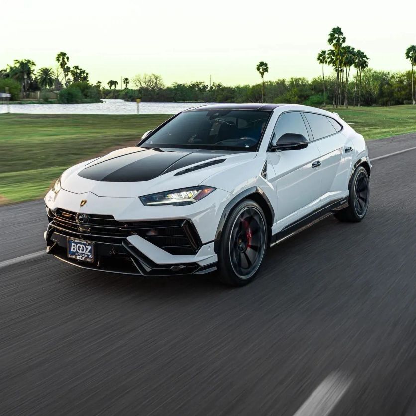 2023 LAMBORGHINI URUS
