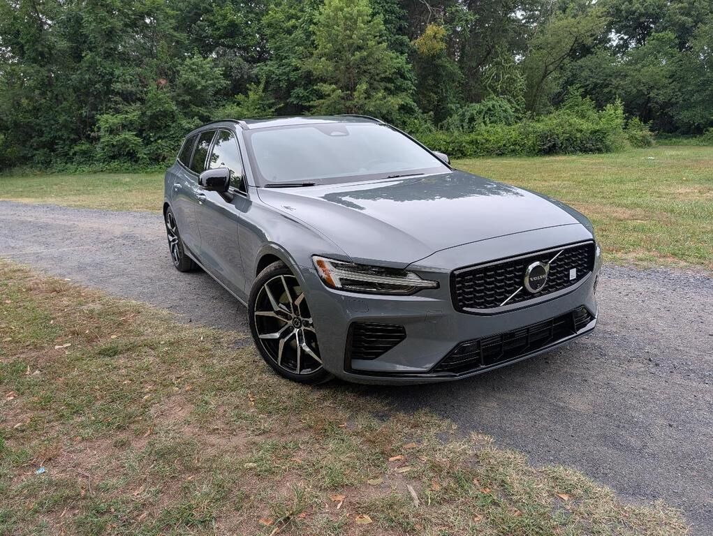 2024 VOLVO V60