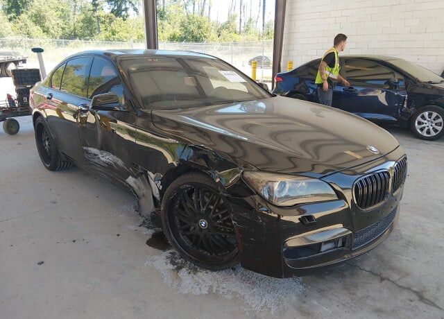 BMW 750i