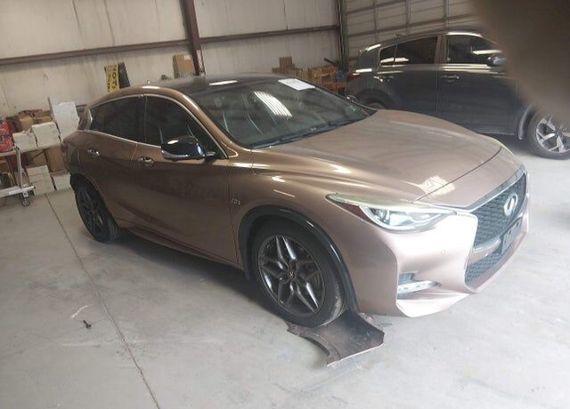 2017 INFINITI QX30
