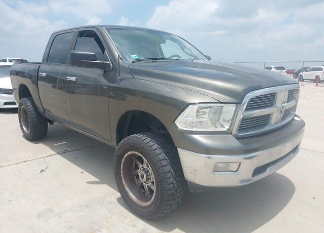 2012 DODGE Ram