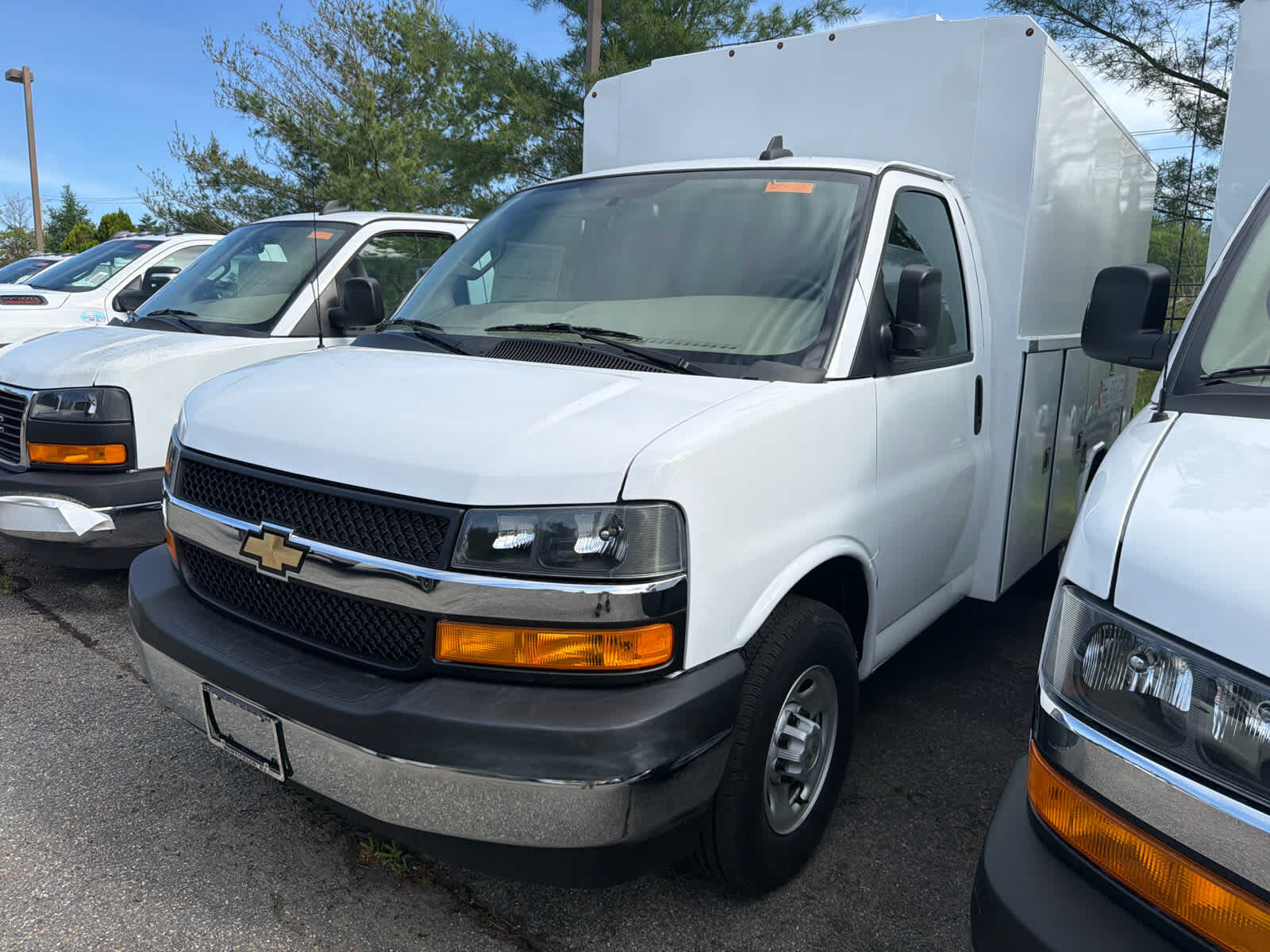 2023 CHEVROLET Express