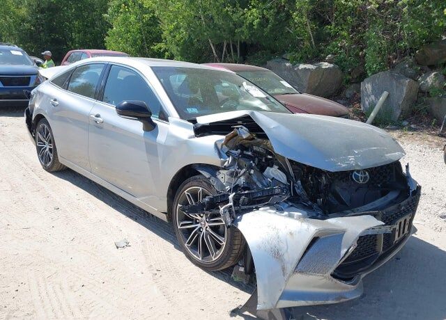 2019 TOYOTA Avalon