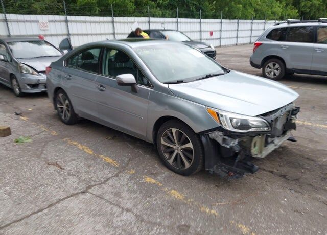 2017 SUBARU Legacy