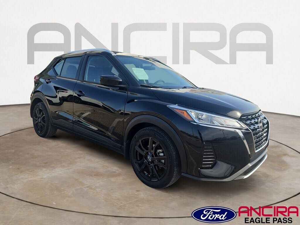 2023 NISSAN Kicks