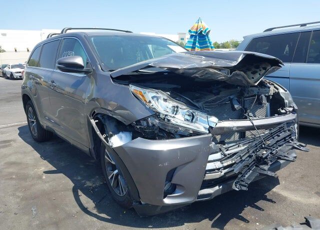 2018 TOYOTA Highlander