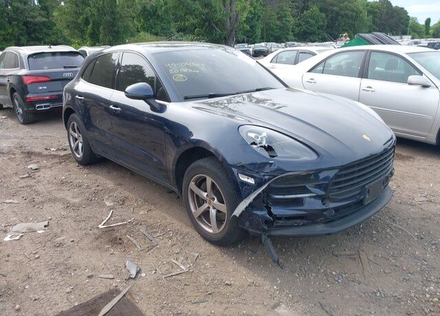 2020 PORSCHE Macan