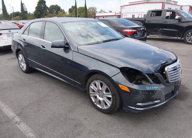 2013 MERCEDES-BENZ E-Class