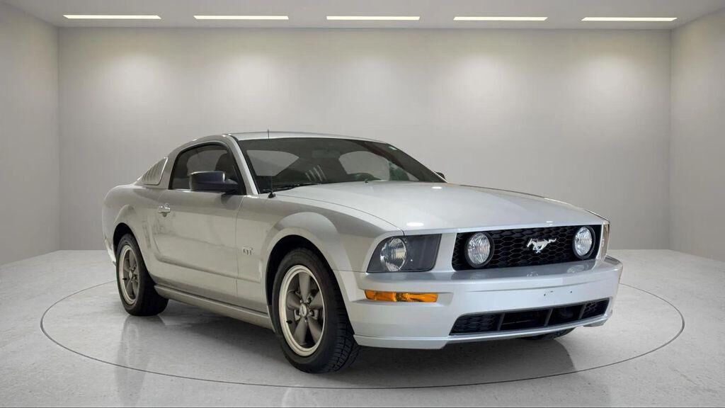 2005 FORD Mustang