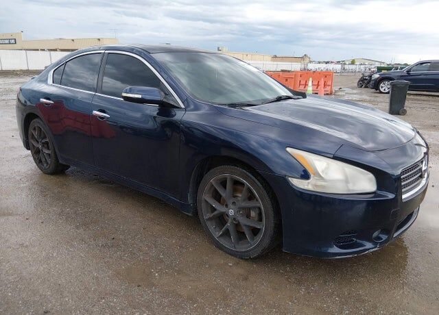 2010 NISSAN Maxima