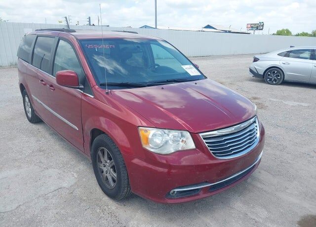 2013 CHRYSLER Town and Country
