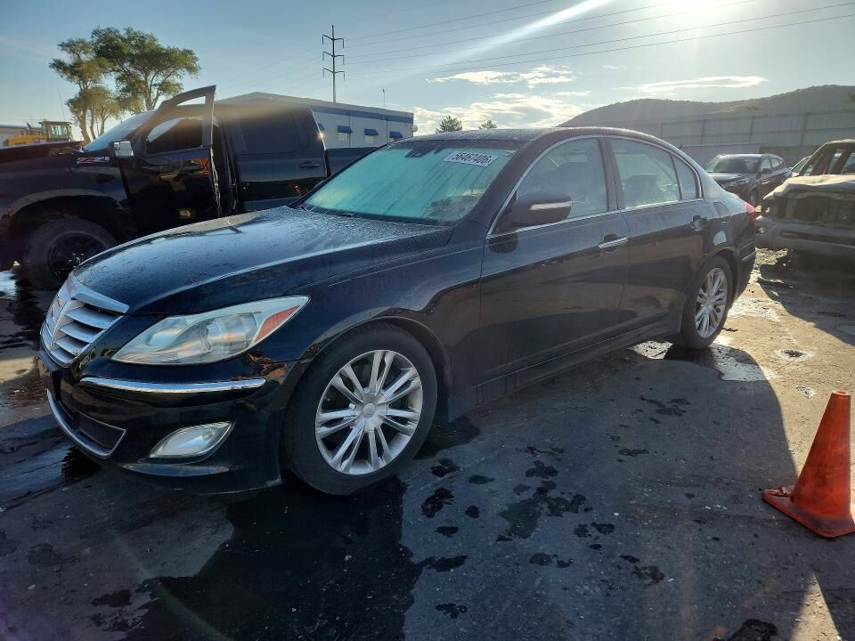 2013 HYUNDAI Genesis