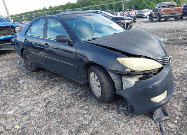 2005 TOYOTA Camry
