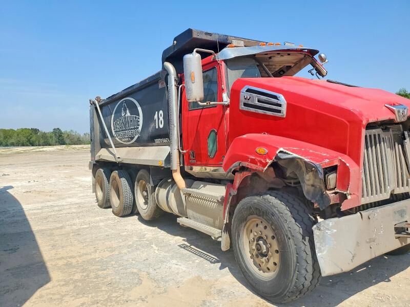 2018 WESTERN STAR 4700