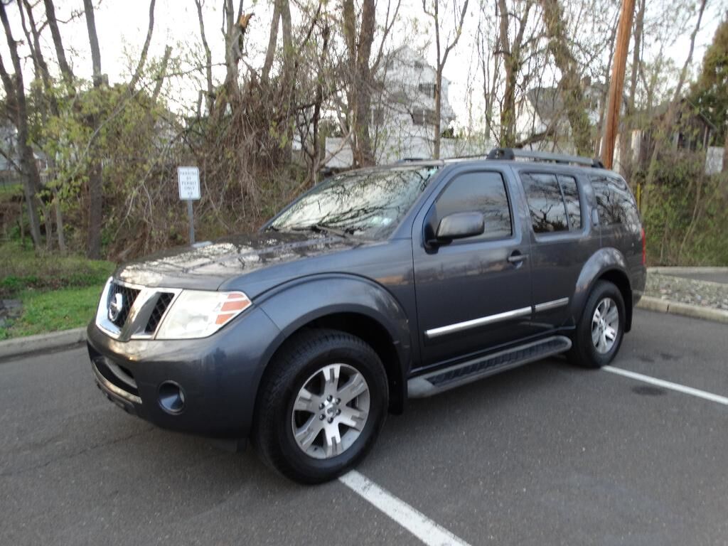 2011 NISSAN Pathfinder