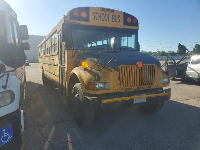 2002 INTERNATIONAL 3000IC