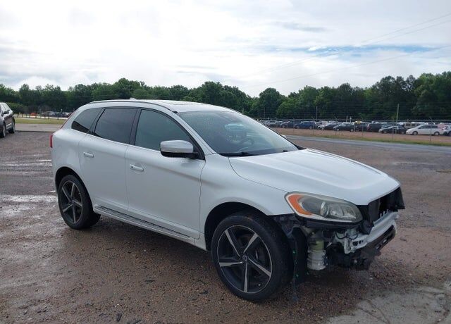 2015 VOLVO XC60