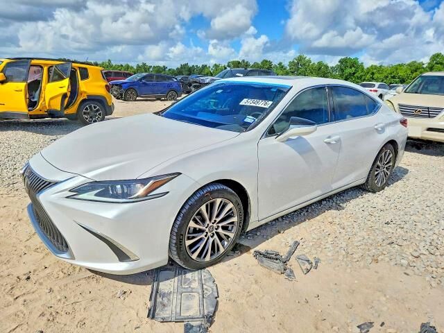 2019 LEXUS ES