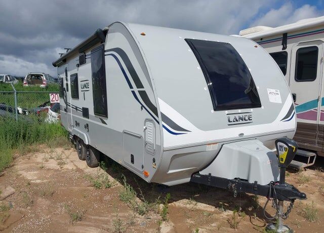 2020 LANCE CAMPER Lance Camper