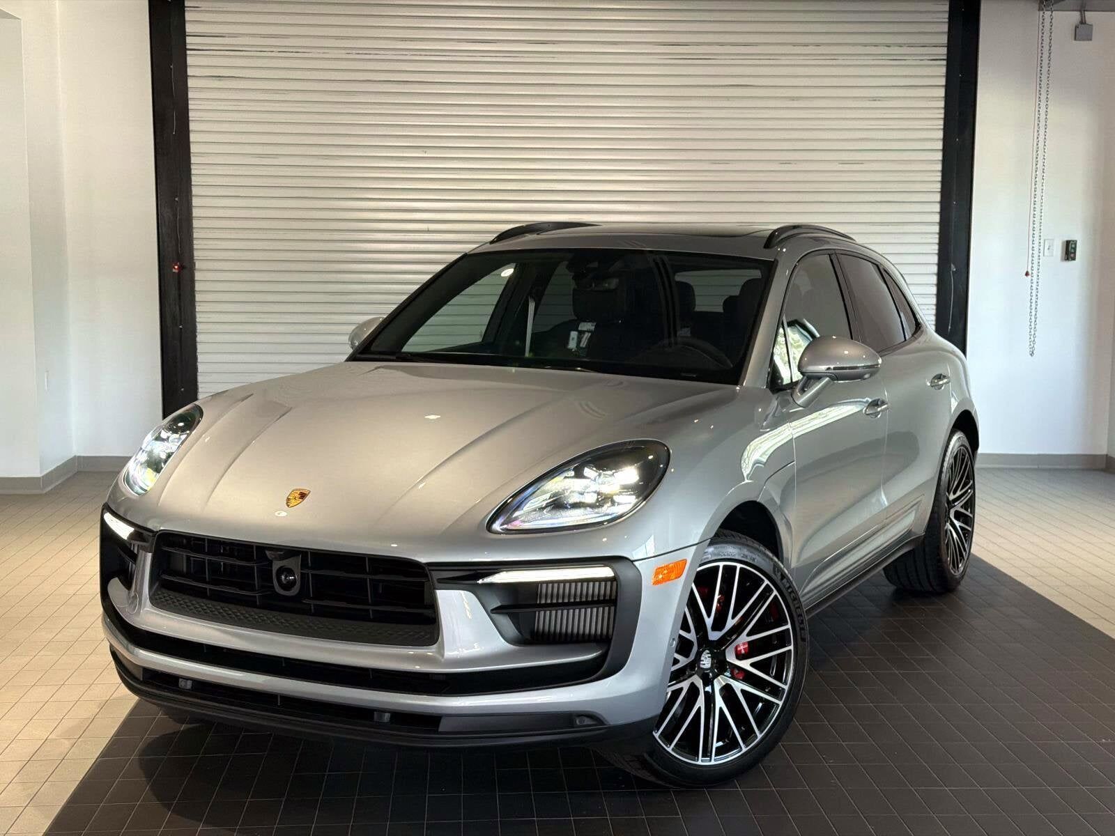 2026 PORSCHE Macan