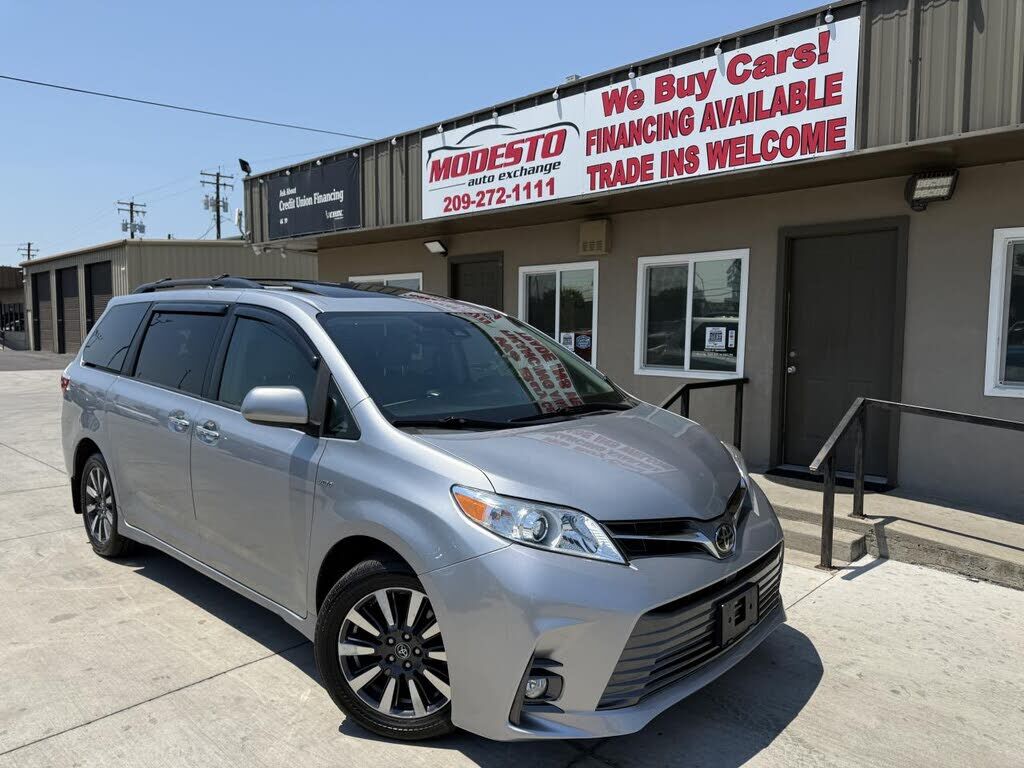 2018 TOYOTA Sienna