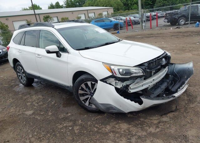 2017 SUBARU Outback