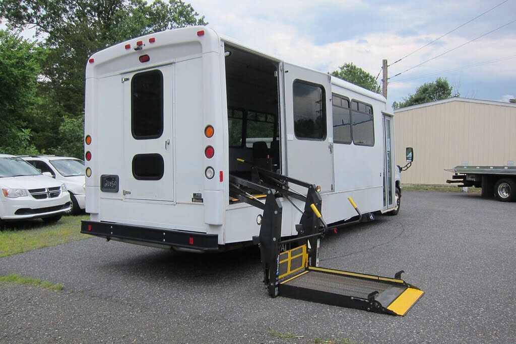 2016 FORD E-450