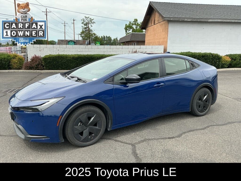 2025 TOYOTA PRIUS