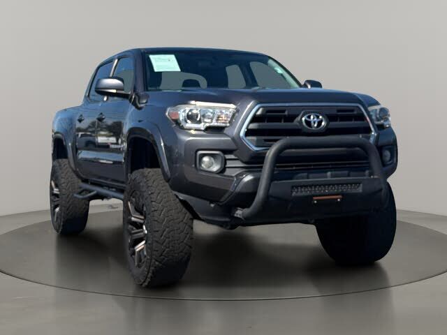 2017 TOYOTA Tacoma