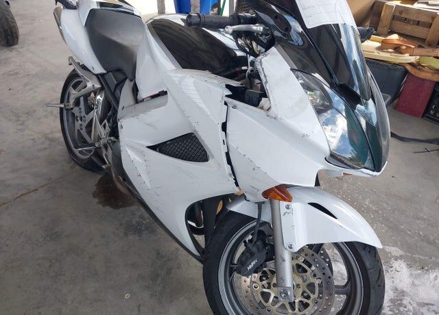 2004 HONDA VFR800