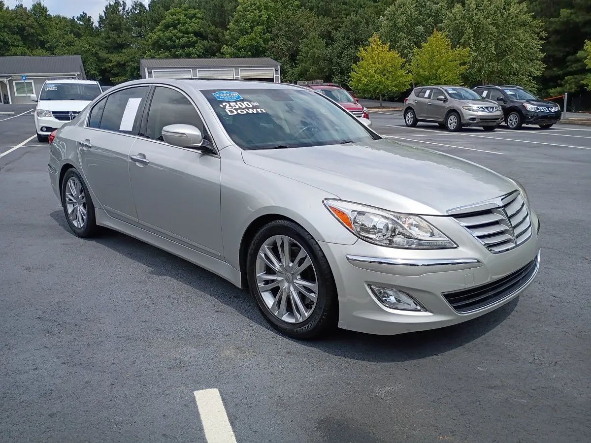 2013 HYUNDAI Genesis
