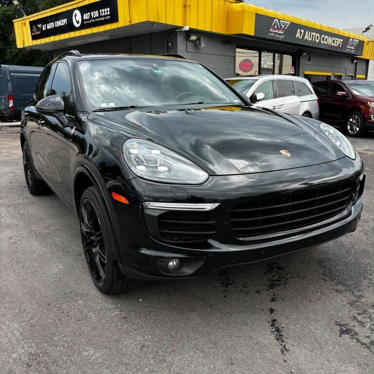2017 PORSCHE Cayenne