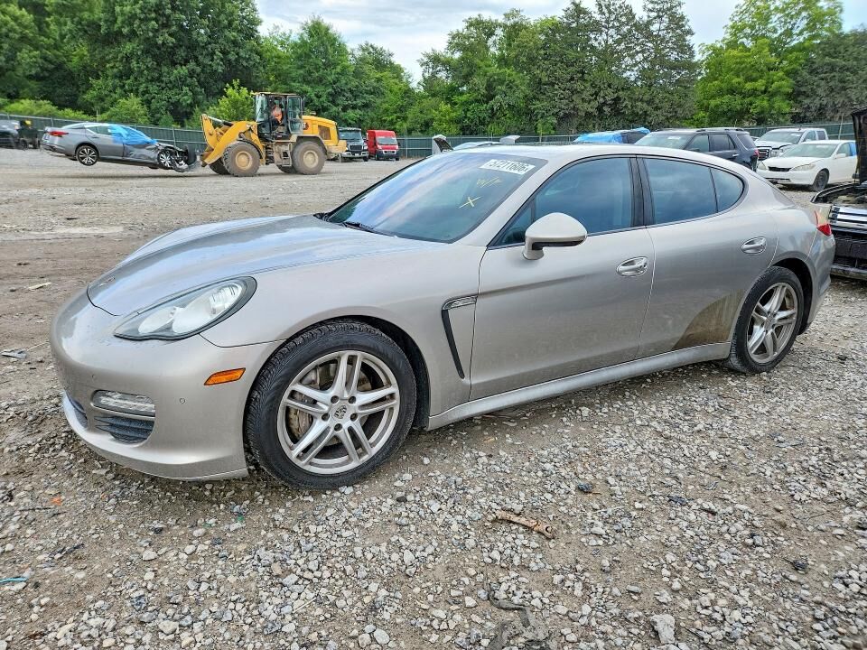 2011 PORSCHE Panamera