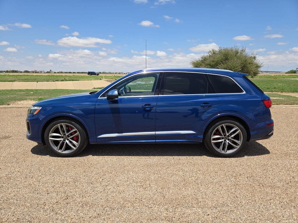 2025 Audi SQ7
