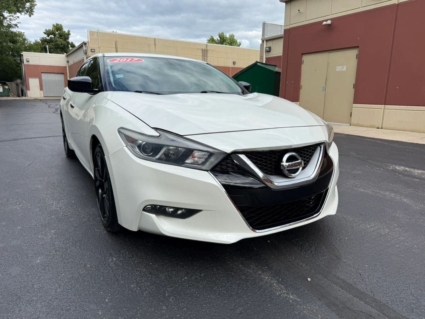 2017 NISSAN Maxima