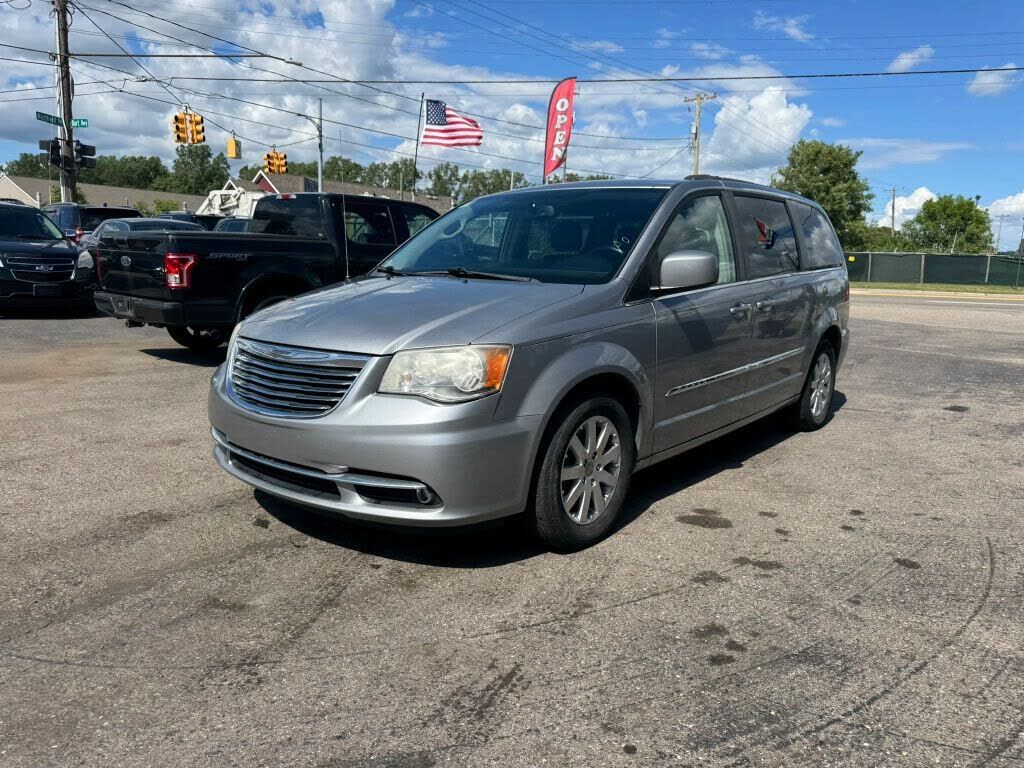 2014 CHRYSLER Town and Country