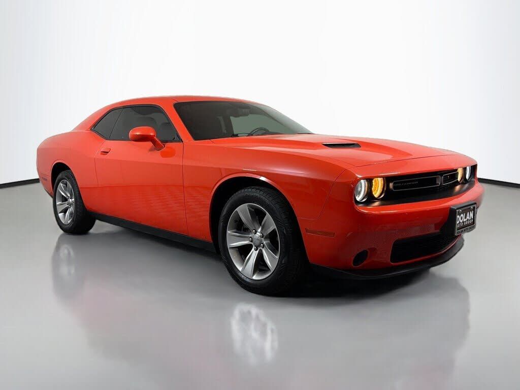 2016 DODGE Challenger