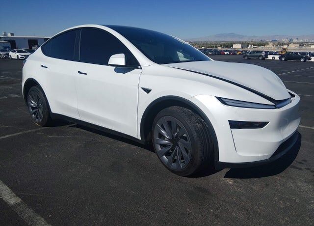 2026 TESLA Model Y